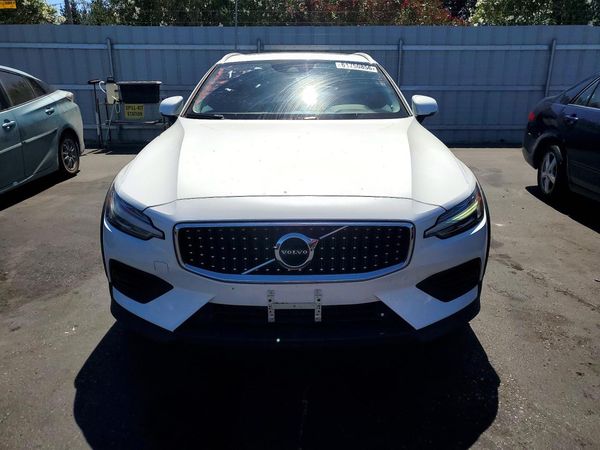 2020 VOLVO V60 CROSS COUNTRY
