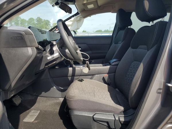 2025 NISSAN KICKS
