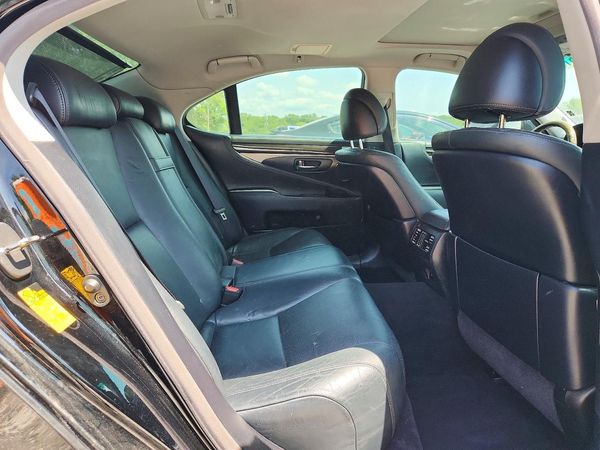 2013 LEXUS LS