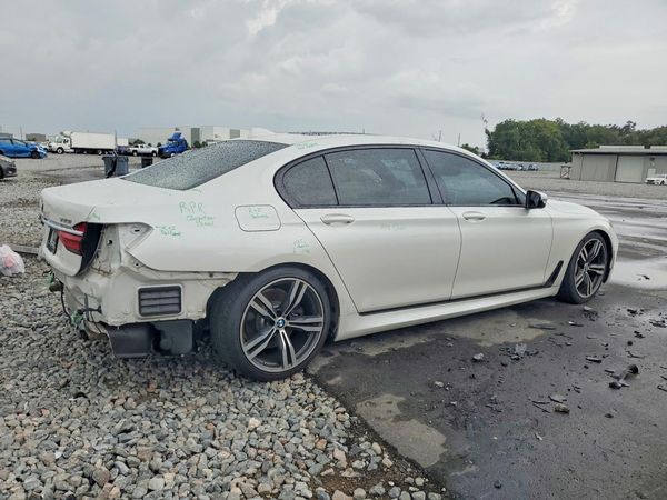 2019 BMW 740