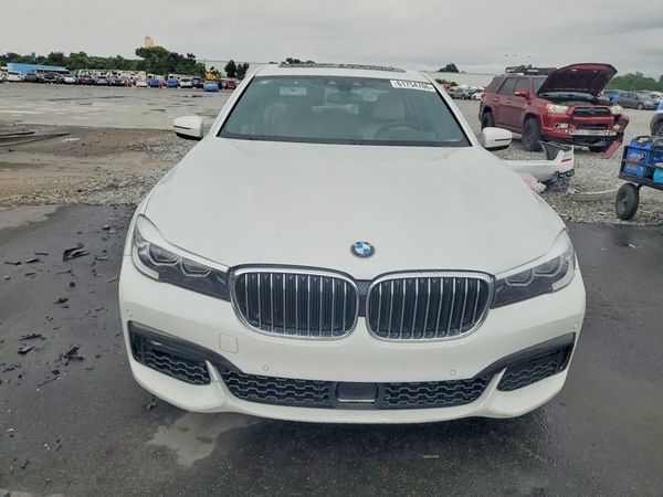2019 BMW 740