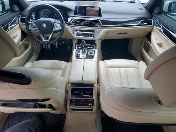 2019 BMW 740