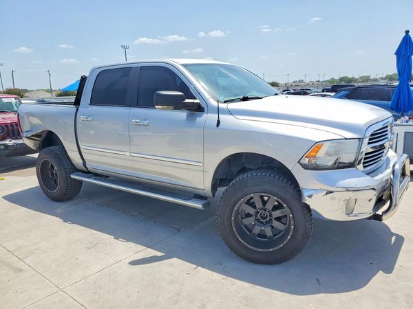 2017 RAM 1500 SLT