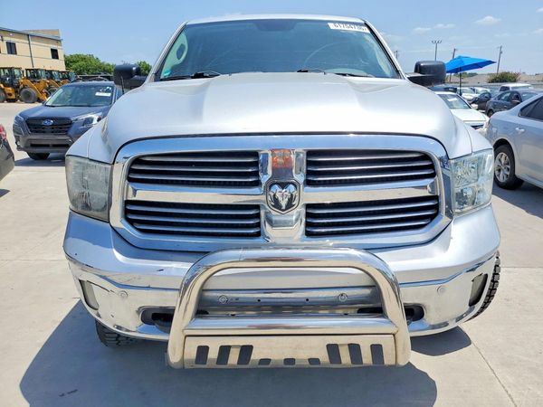 2017 RAM 1500 SLT
