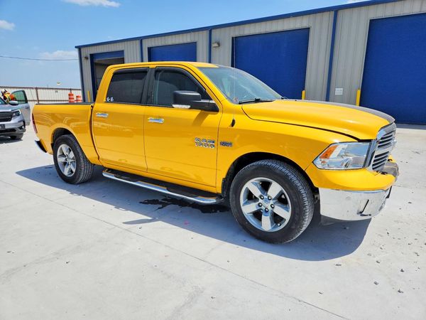 2016 RAM 1500 SLT CREW CAB 4X2