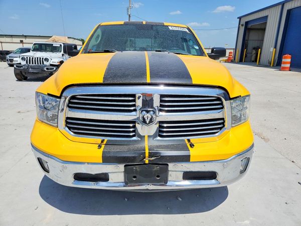 2016 RAM 1500 SLT CREW CAB 4X2