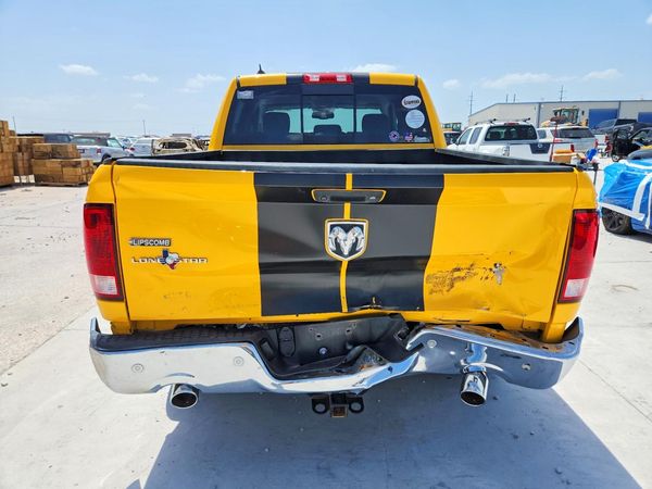 2016 RAM 1500 SLT CREW CAB 4X2