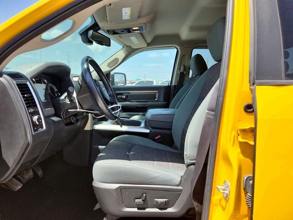 2016 RAM 1500 SLT CREW CAB 4X2