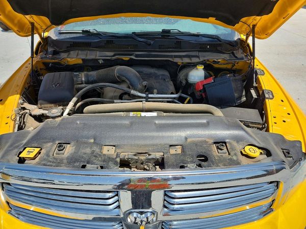 2016 RAM 1500 SLT CREW CAB 4X2