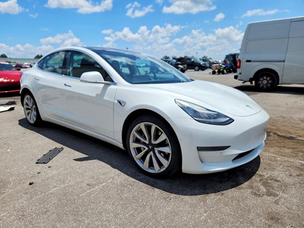2018 TESLA MODEL 3