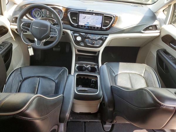 2023 CHRYSLER PACIFICA