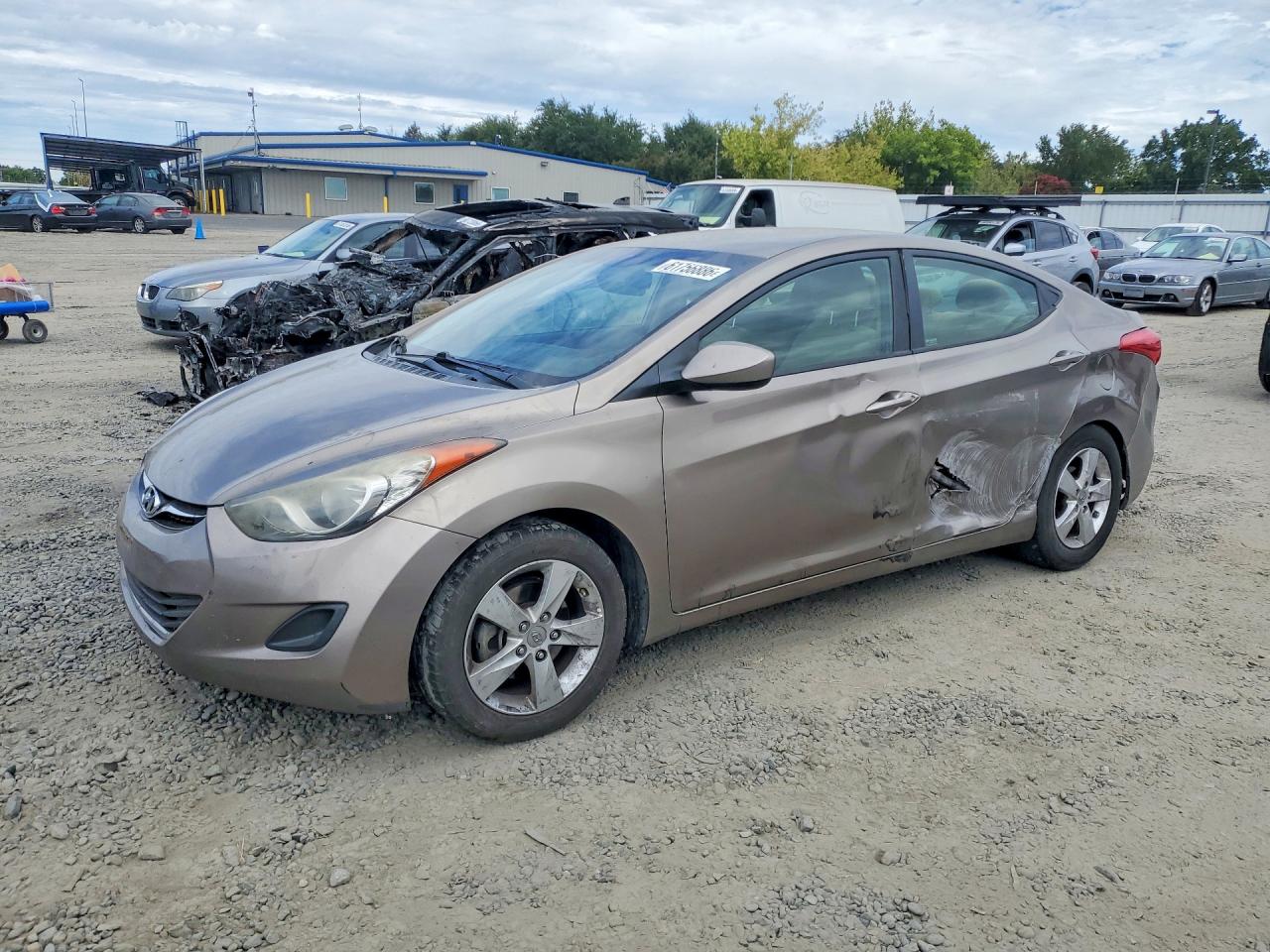 2013 HYUNDAI ELANTRA
