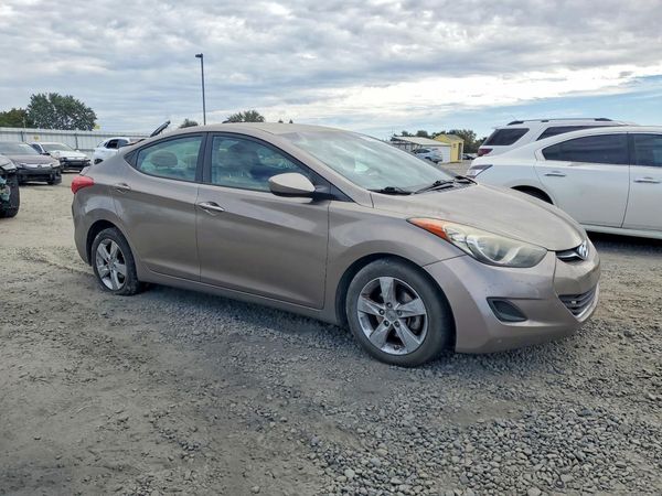 2013 HYUNDAI ELANTRA