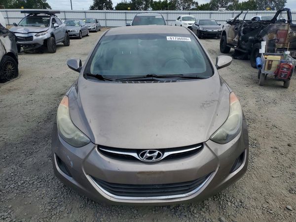 2013 HYUNDAI ELANTRA