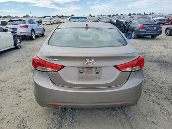 2013 HYUNDAI ELANTRA