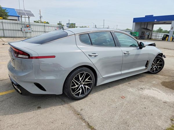 2022 KIA STINGER GT-Line