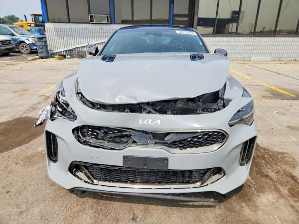2022 KIA STINGER GT-Line