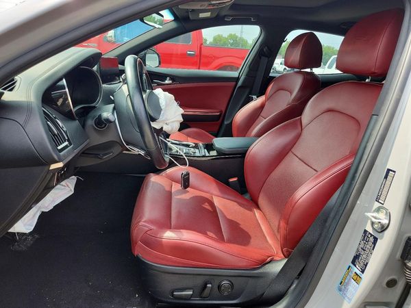 2022 KIA STINGER GT-Line