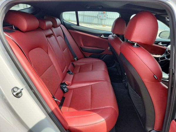 2022 KIA STINGER GT-Line