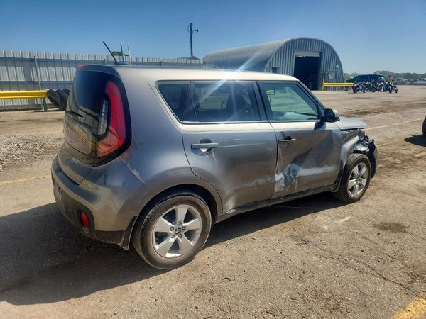 2017 KIA SOUL Base