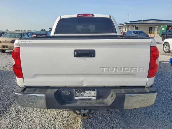 2018 TOYOTA TUNDRA SR5