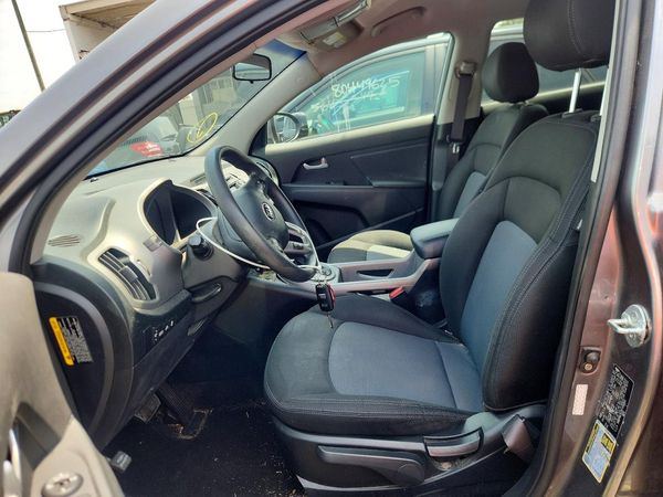 2015 KIA SPORTAGE GL - Middle-low