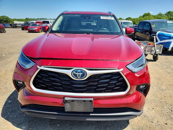 2021 TOYOTA HIGHLANDER XLE Nav