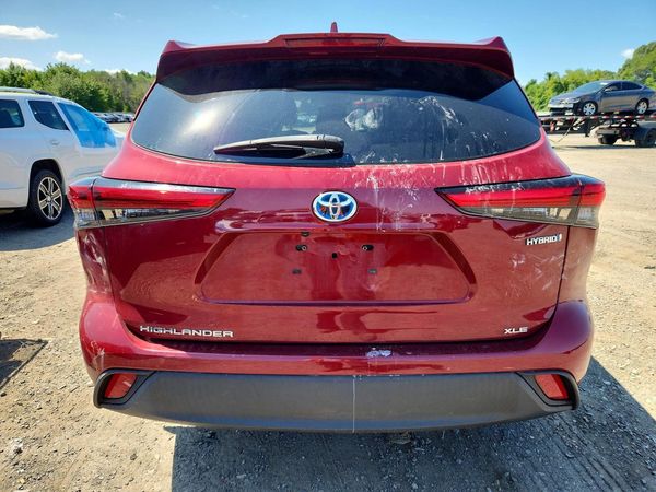 2021 TOYOTA HIGHLANDER XLE Nav