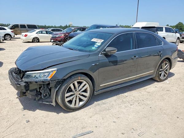 2017 VOLKSWAGEN PASSAT