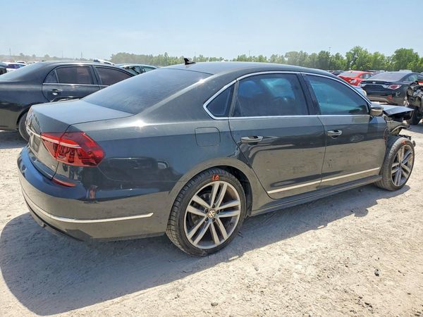 2017 VOLKSWAGEN PASSAT
