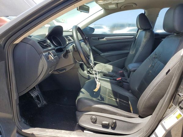 2017 VOLKSWAGEN PASSAT