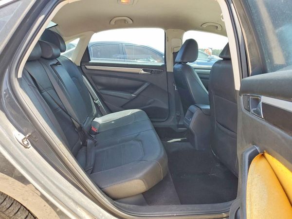 2017 VOLKSWAGEN PASSAT