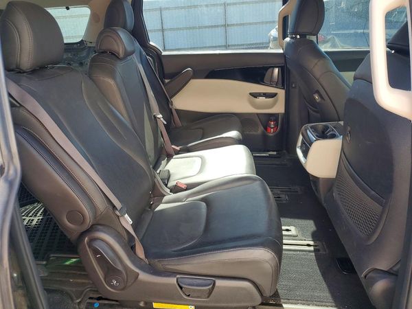 2022 KIA CARNIVAL EX