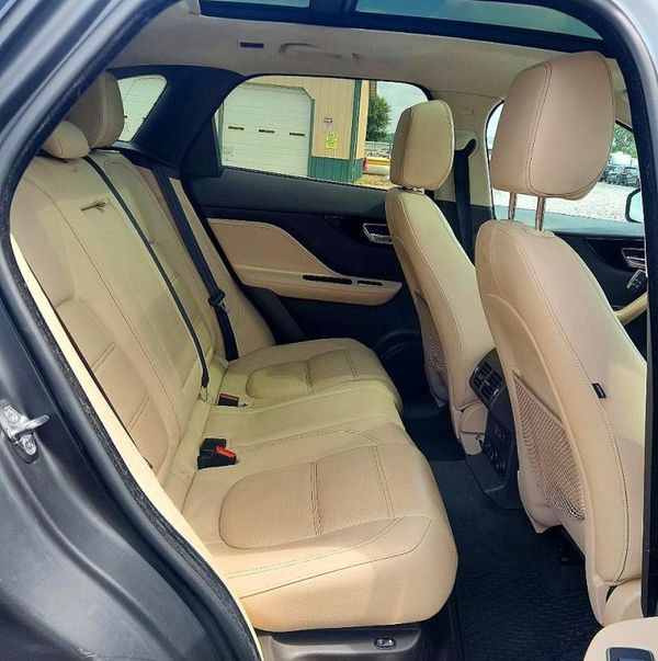 2019 JAGUAR F-PACE