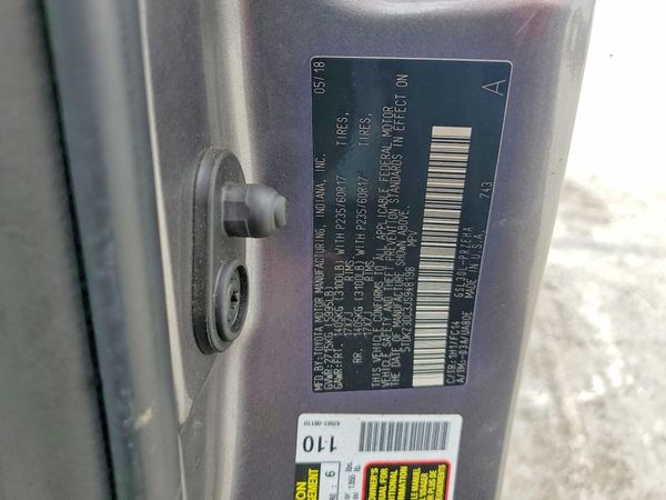 2018 TOYOTA SIENNA LE