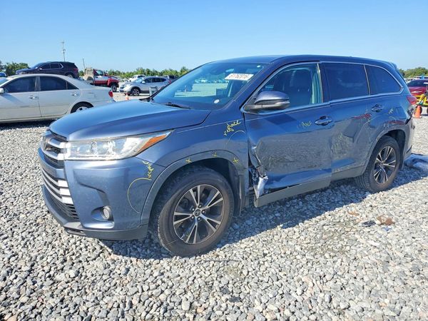 2019 TOYOTA HIGHLANDER LE/LE Plus