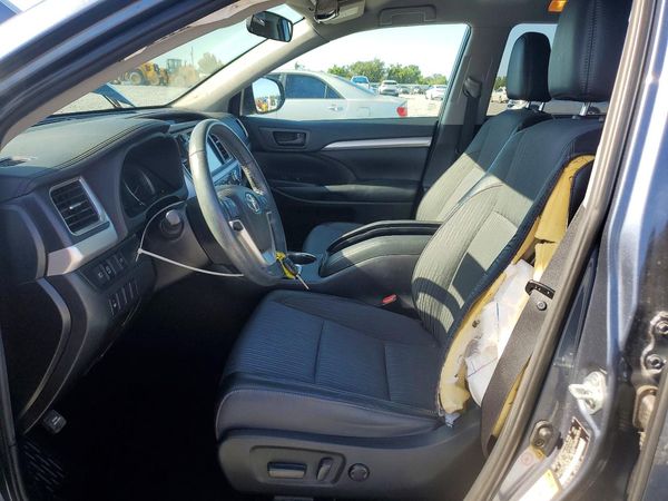 2019 TOYOTA HIGHLANDER LE/LE Plus