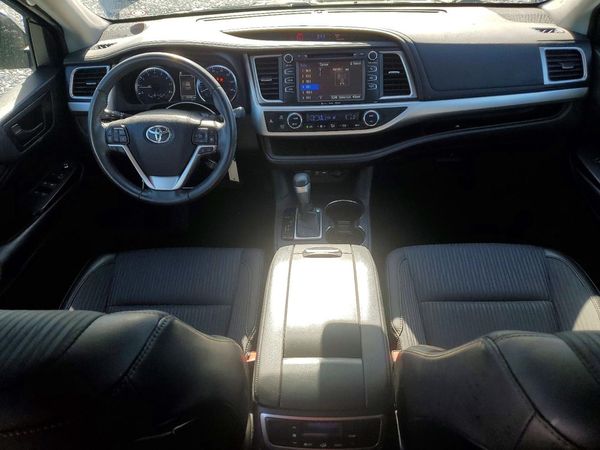 2019 TOYOTA HIGHLANDER LE/LE Plus