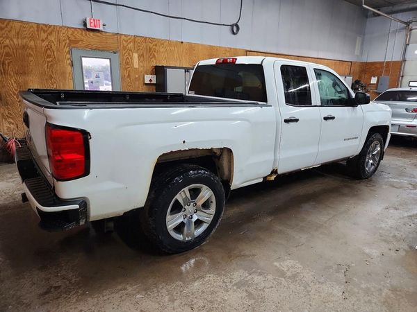 2017 CHEVROLET SILVERADO Custom