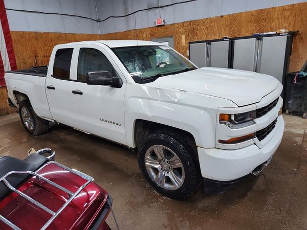 2017 CHEVROLET SILVERADO Custom