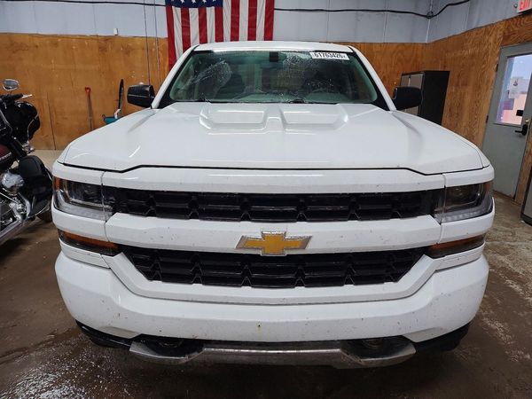 2017 CHEVROLET SILVERADO Custom