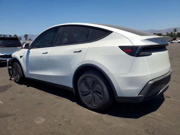 2026 TESLA MODEL Y