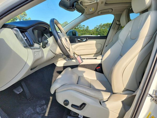 2018 VOLVO XC60 Inscription