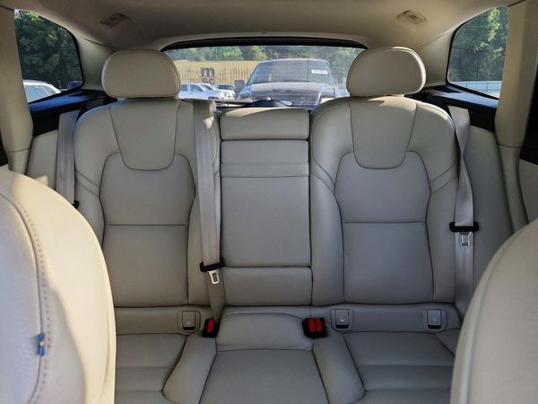 2018 VOLVO XC60 Inscription