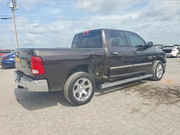 2017 RAM 1500 SLT