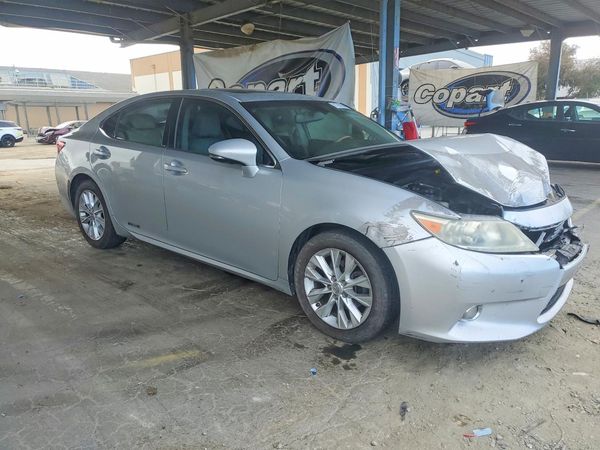 2013 LEXUS ES 300h