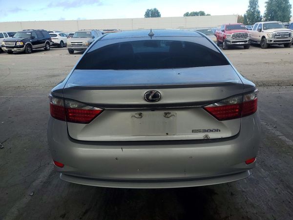 2013 LEXUS ES 300h