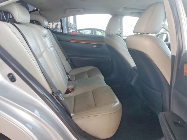 2013 LEXUS ES 300h