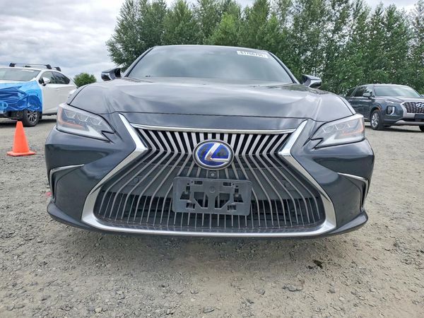 2021 LEXUS ES 300h Luxury