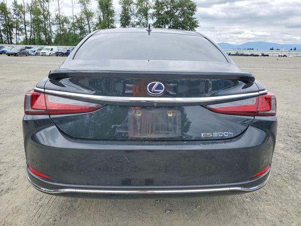 2021 LEXUS ES 300h Luxury